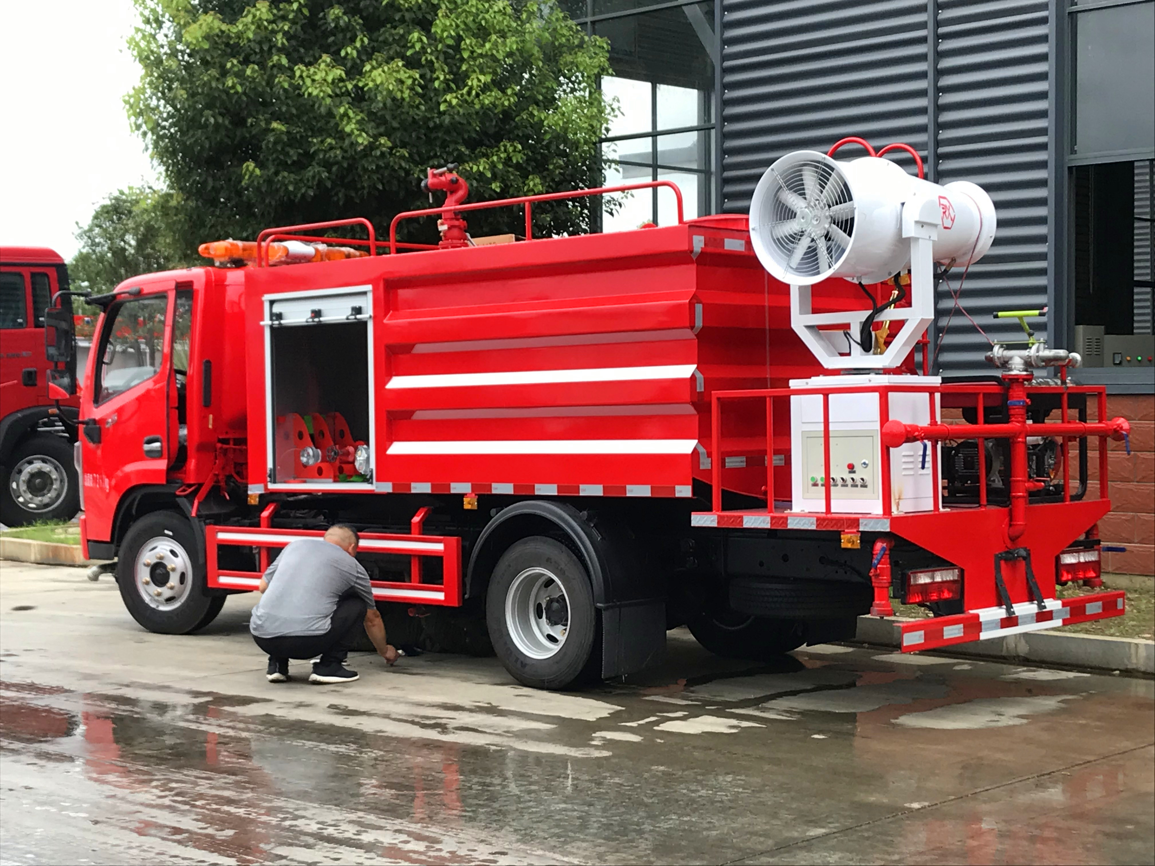 �|�L4����^(q��)��ˮ����܇�����F�ڣ�