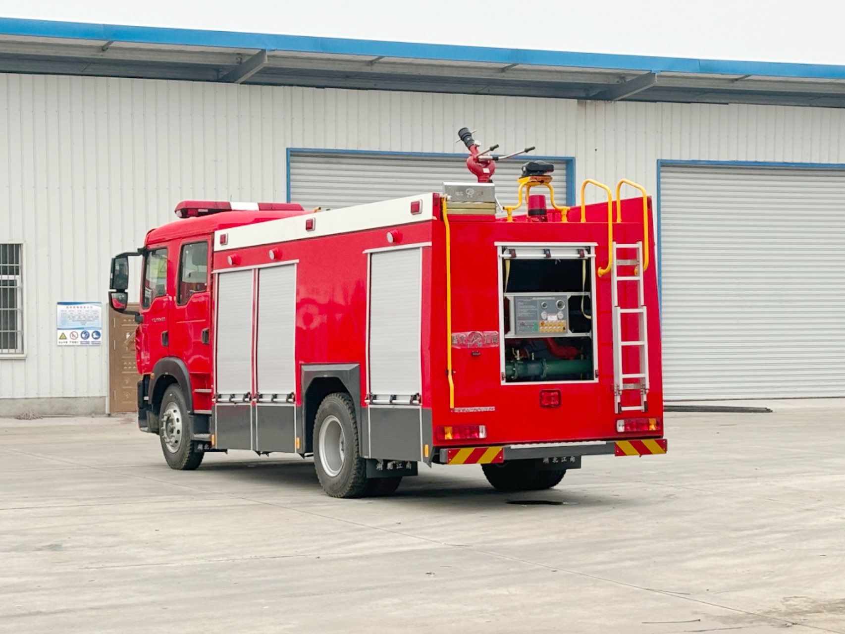 ����8��ˮ����ĭ����܇�������Ď��棩